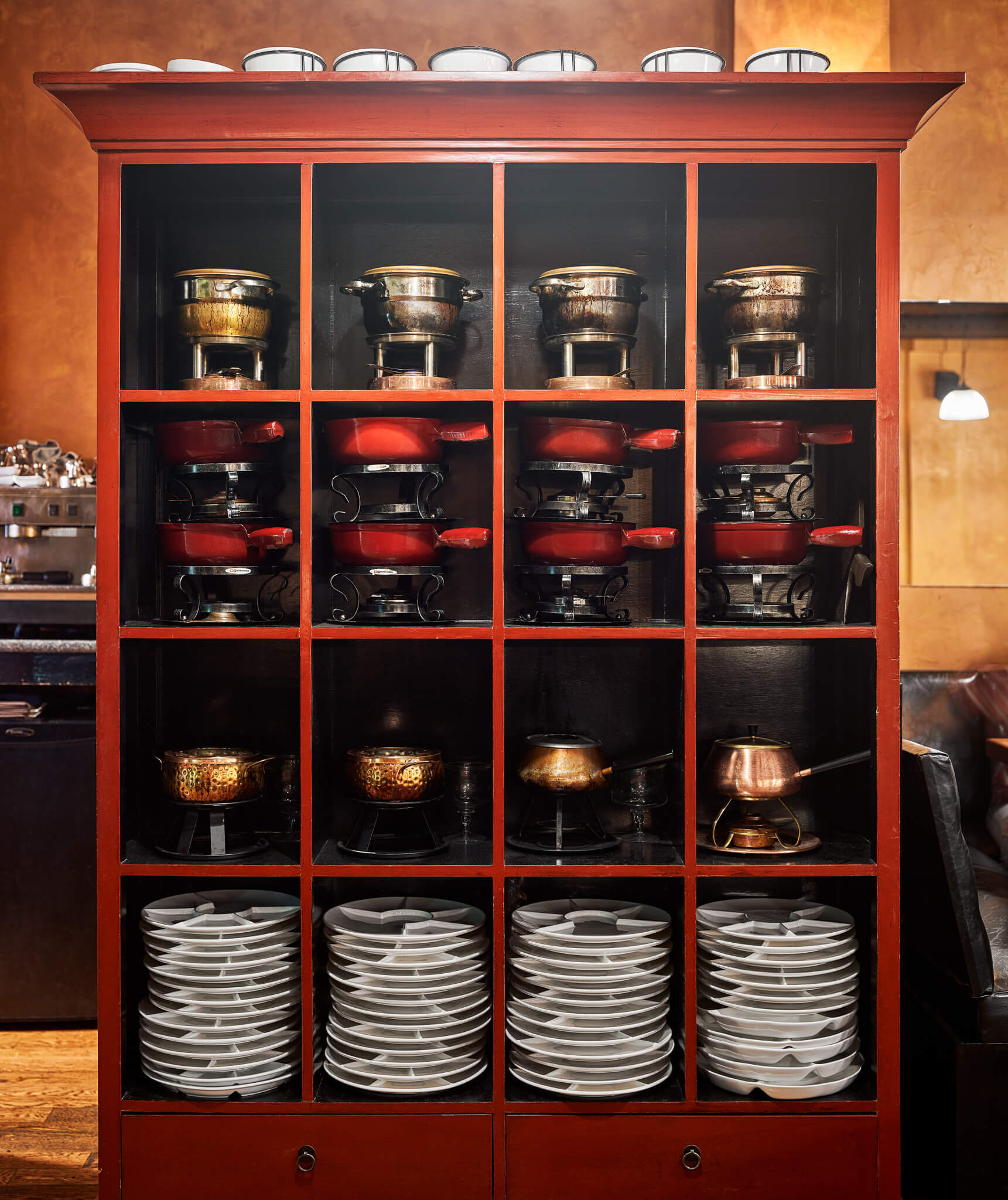 Absinthe_Interior_Shelves